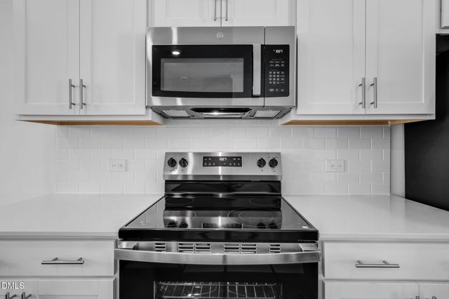 2306 Oakwood Meadows Court, Raleigh, NC 27604