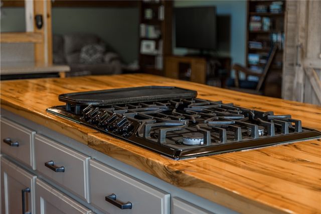 8252 Larue Road, Rogers, AR 72756