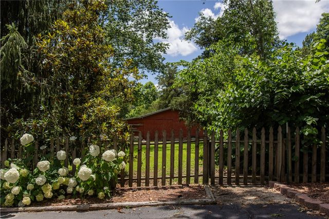 8252 Larue Road, Rogers, AR 72756