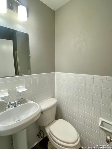 178 sweetbriar, San Antonio, TX 78228