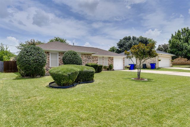 309 Sunnyview Drive, Mansfield, TX 76063
