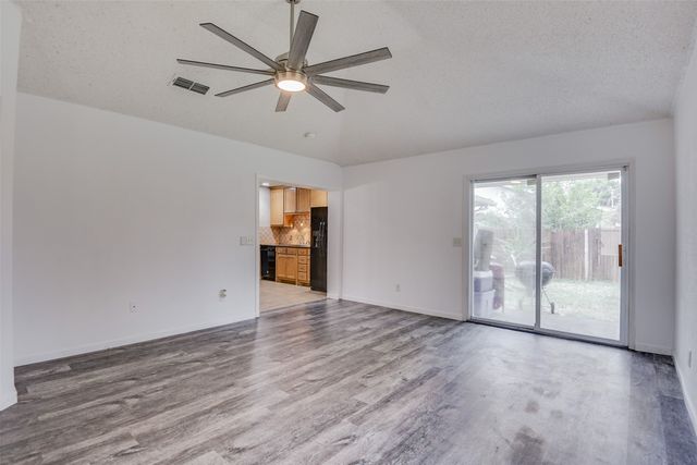 309 Sunnyview Drive, Mansfield, TX 76063