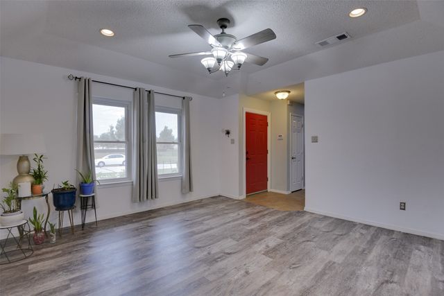 309 Sunnyview Drive, Mansfield, TX 76063