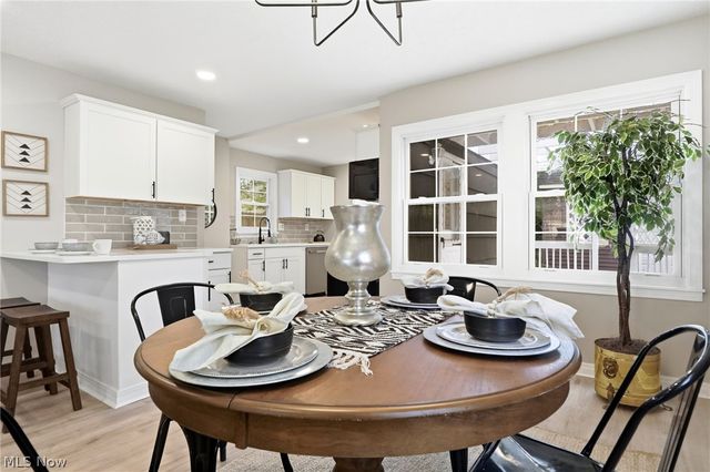 330 Inwood Boulevard, Avon Lake, OH 44012
