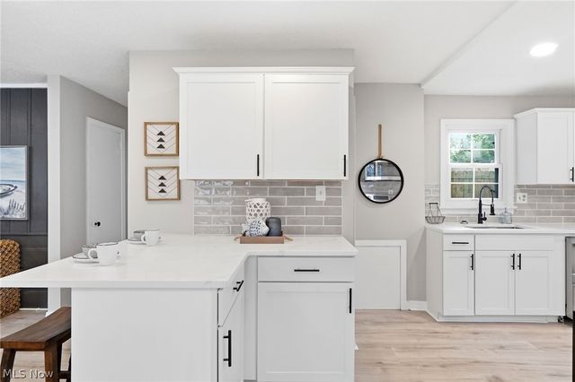 330 Inwood Boulevard, Avon Lake, OH 44012