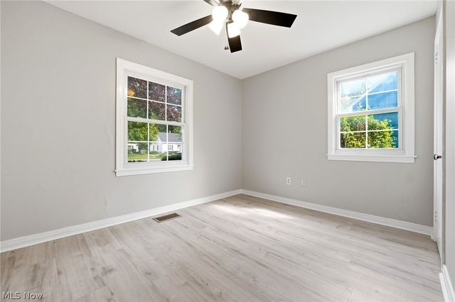 330 Inwood Boulevard, Avon Lake, OH 44012
