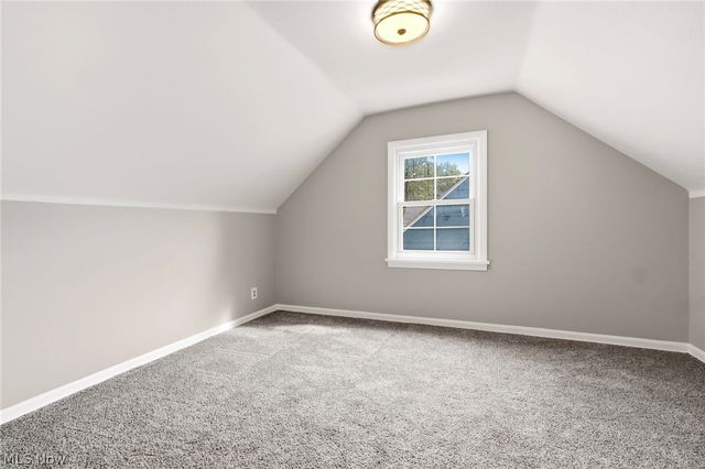 330 Inwood Boulevard, Avon Lake, OH 44012