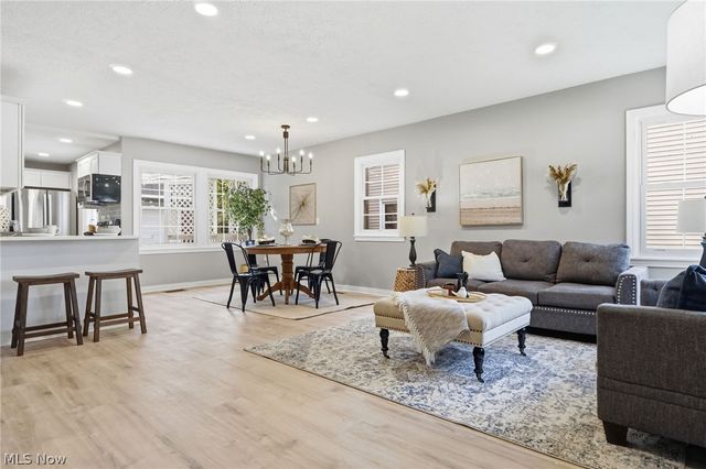 330 Inwood Boulevard, Avon Lake, OH 44012