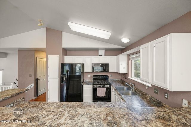 3933 Sycamore Loop, Anchorage, AK 99504