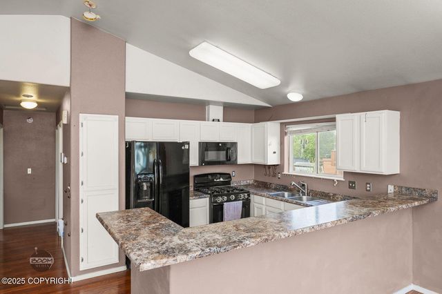 3933 Sycamore Loop, Anchorage, AK 99504