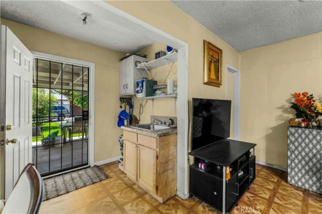 1508 E Queensdale, Compton, CA 90221