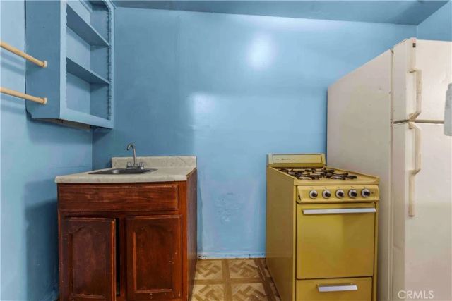 1508 E Queensdale, Compton, CA 90221