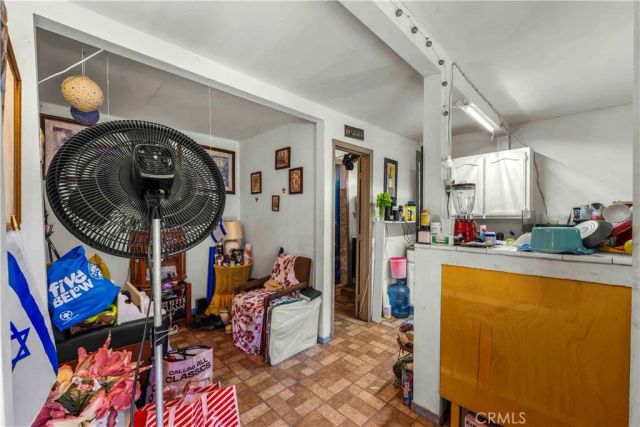 1508 E Queensdale, Compton, CA 90221