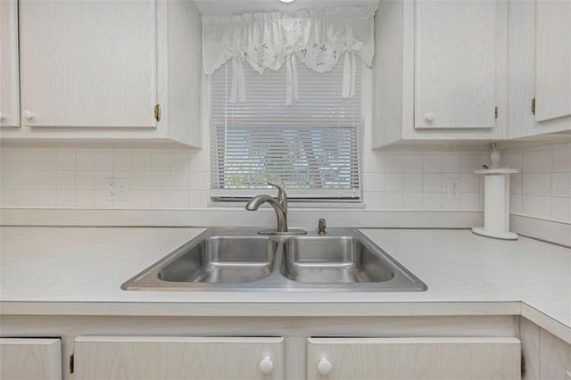 4550 COVE CIRCLE 207, St Petersburg, FL 33708