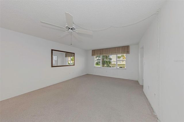 4550 COVE CIRCLE 207, St Petersburg, FL 33708