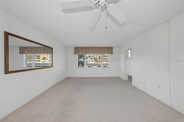4550 COVE CIRCLE 207, St Petersburg, FL 33708