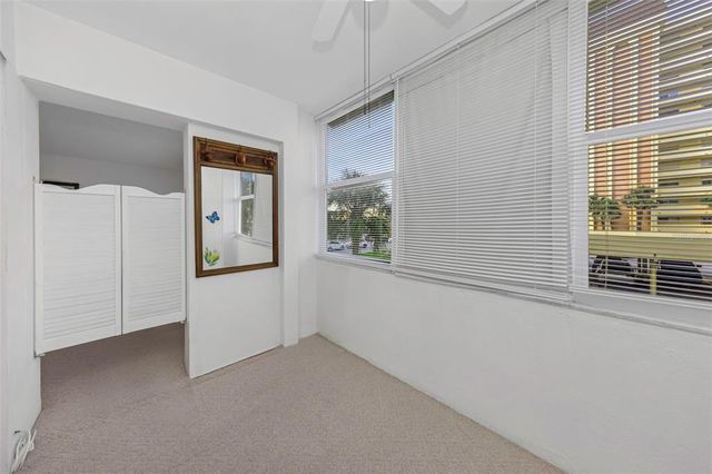 4550 COVE CIRCLE 207, St Petersburg, FL 33708