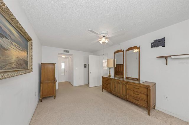 4550 COVE CIRCLE 207, St Petersburg, FL 33708