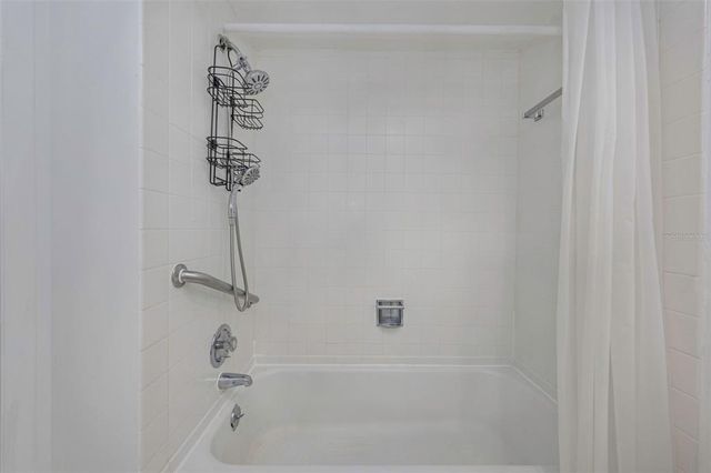 4550 COVE CIRCLE 207, St Petersburg, FL 33708
