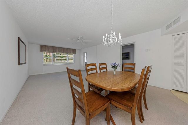 4550 COVE CIRCLE 207, St Petersburg, FL 33708