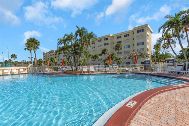 4550 COVE CIRCLE 207, St Petersburg, FL 33708