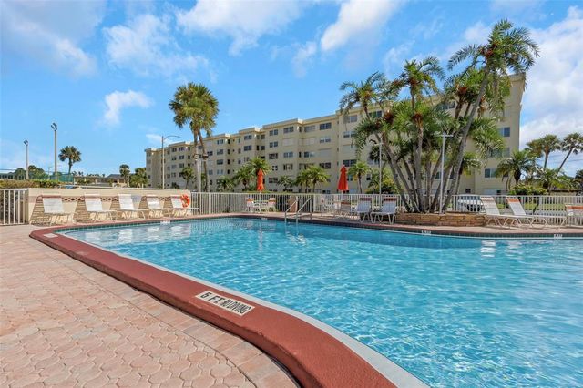 4550 COVE CIRCLE 207, St Petersburg, FL 33708