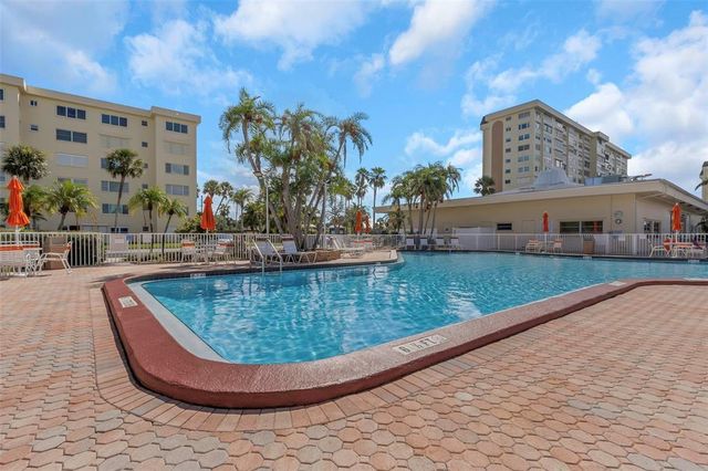 4550 COVE CIRCLE 207, St Petersburg, FL 33708