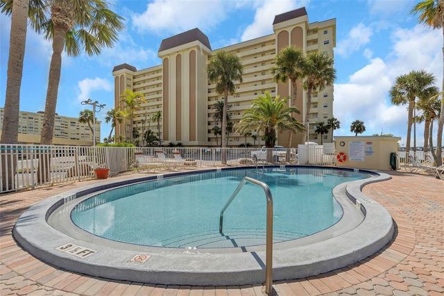 4550 COVE CIRCLE 207, St Petersburg, FL 33708