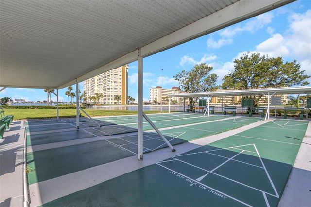 4550 COVE CIRCLE 207, St Petersburg, FL 33708