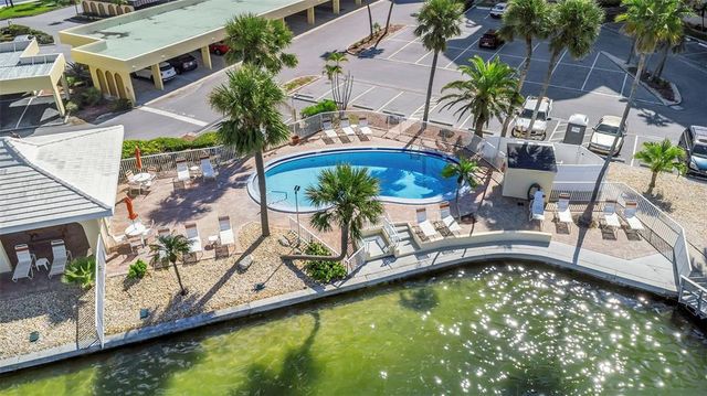 4550 COVE CIRCLE 207, St Petersburg, FL 33708