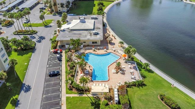 4550 COVE CIRCLE 207, St Petersburg, FL 33708