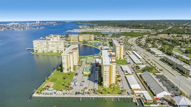 4550 COVE CIRCLE 207, St Petersburg, FL 33708