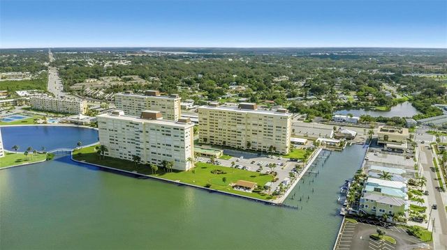 4550 COVE CIRCLE 207, St Petersburg, FL 33708