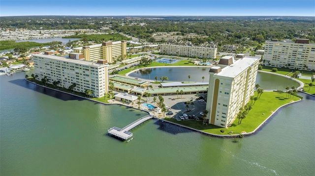 4550 COVE CIRCLE 207, St Petersburg, FL 33708