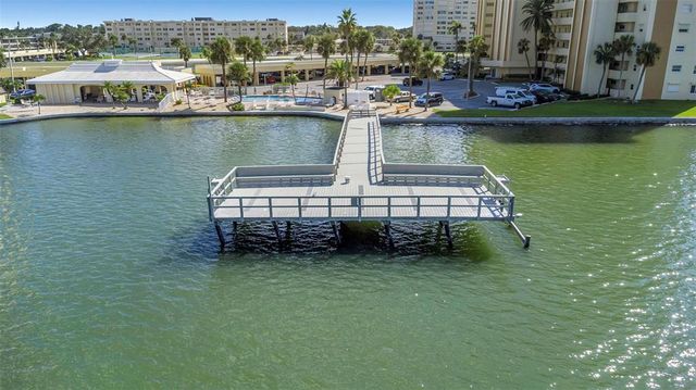 4550 COVE CIRCLE 207, St Petersburg, FL 33708