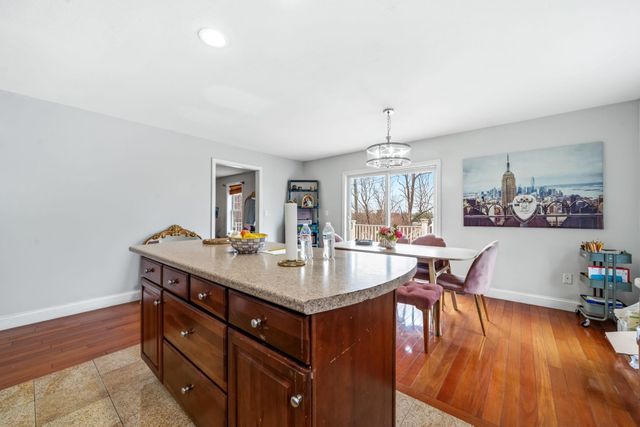 160 S Elm Street, Manchester, NH 03103