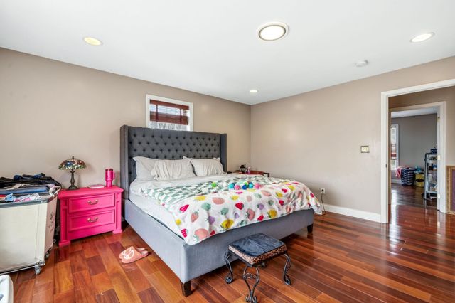 160 S Elm Street, Manchester, NH 03103