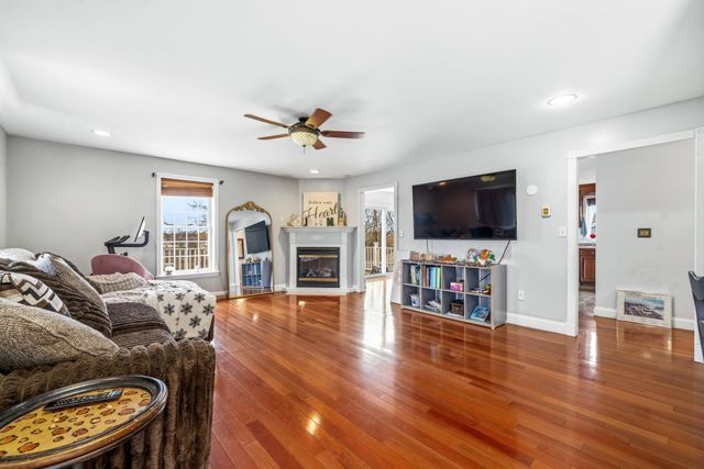 160 S Elm Street, Manchester, NH 03103