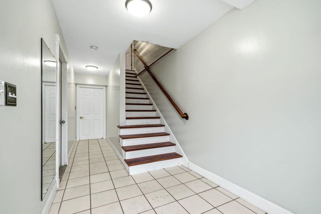 160 S Elm Street, Manchester, NH 03103