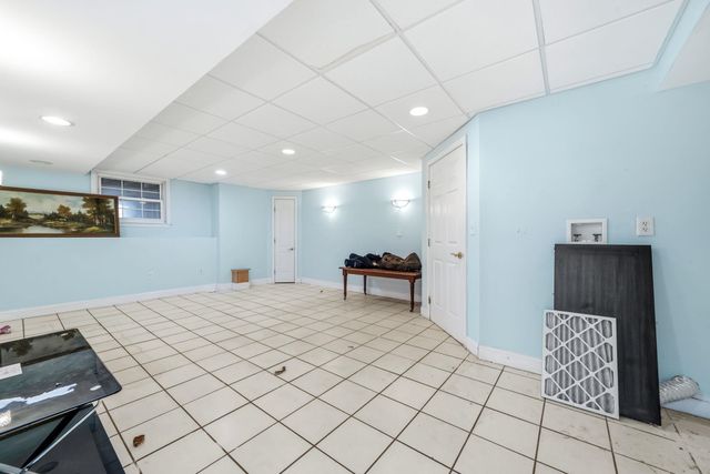 160 S Elm Street, Manchester, NH 03103