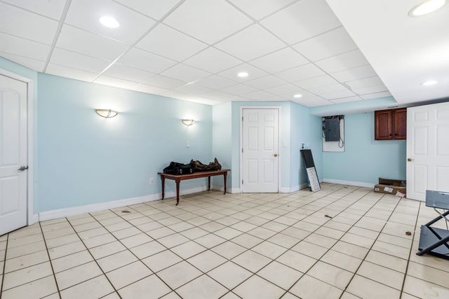 160 S Elm Street, Manchester, NH 03103