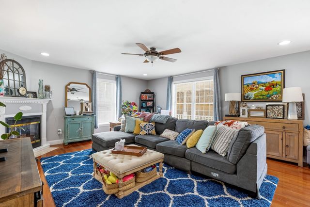 160 S Elm Street, Manchester, NH 03103