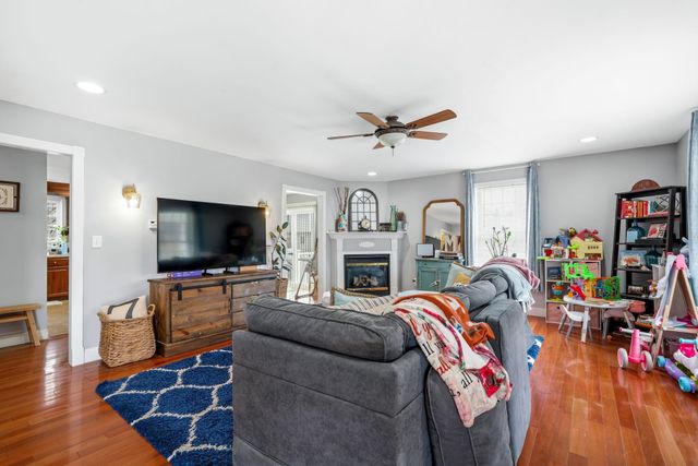 160 S Elm Street, Manchester, NH 03103