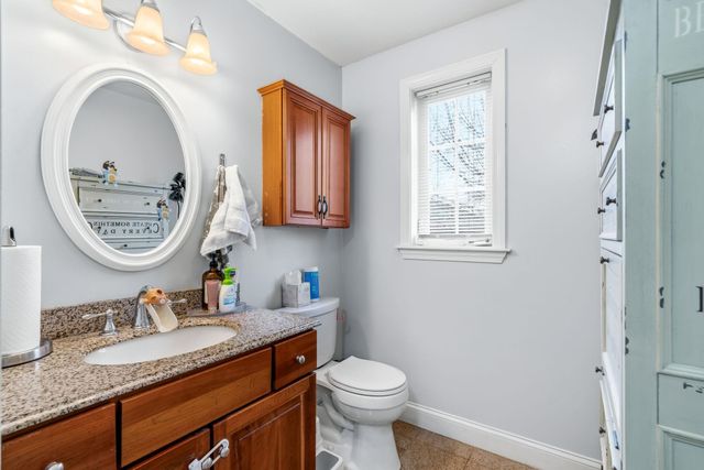 160 S Elm Street, Manchester, NH 03103