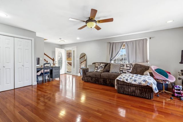 160 S Elm Street, Manchester, NH 03103