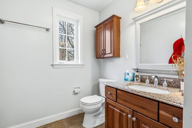 160 S Elm Street, Manchester, NH 03103