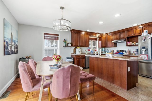 160 S Elm Street, Manchester, NH 03103