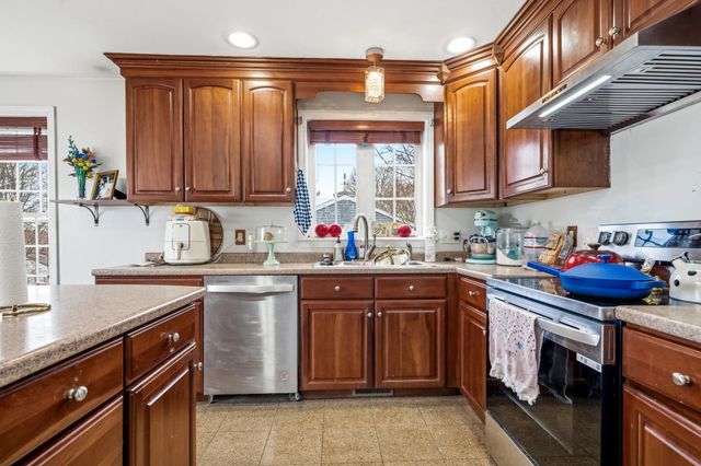 160 S Elm Street, Manchester, NH 03103