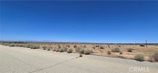 13743 E Avenue G-2, Lancaster, CA 93535