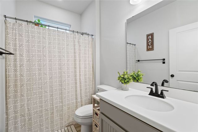 150 Norwood Oaks Dr, Rockport, TX 78382